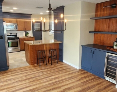 332 Polaris Drive - Photo Thumbnail 7