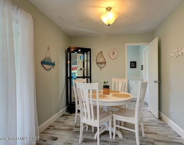 1379 Scroll Street - Photo Thumbnail 8