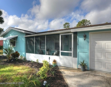 1379 Scroll Street - Photo Thumbnail 3