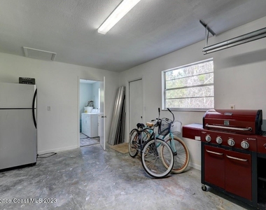 1379 Scroll Street - Photo Thumbnail 20