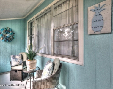 1379 Scroll Street - Photo Thumbnail 4