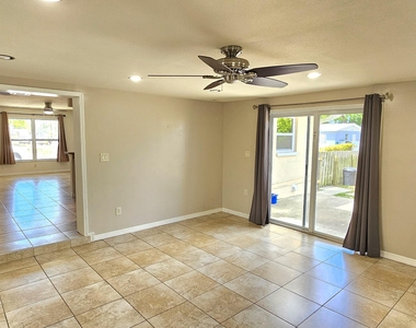 1380 Floral Lane - Photo Thumbnail 12