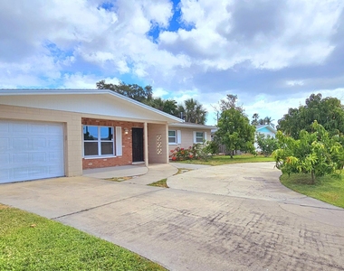 1380 Floral Lane - Photo Thumbnail 1