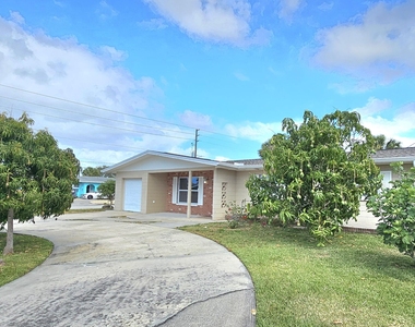 1380 Floral Lane - Photo Thumbnail 2