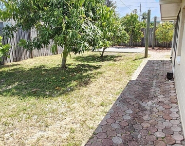 1380 Floral Lane - Photo Thumbnail 20