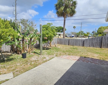 1380 Floral Lane - Photo Thumbnail 19