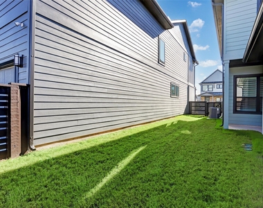 18526 Vivacious Lane - Photo Thumbnail 23