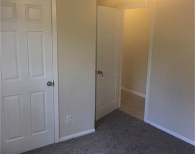 7209 Karnes Street - Photo Thumbnail 5