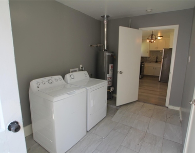 1207 Trimm Avenue - Photo Thumbnail 10