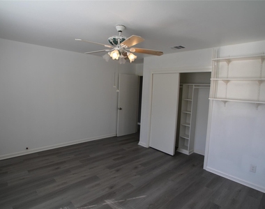 1207 Trimm Avenue - Photo Thumbnail 15