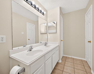 18911 Piney Bend Court - Photo Thumbnail 41