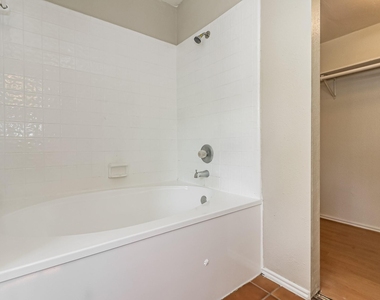 8603 Kinghaven Street - Photo Thumbnail 14