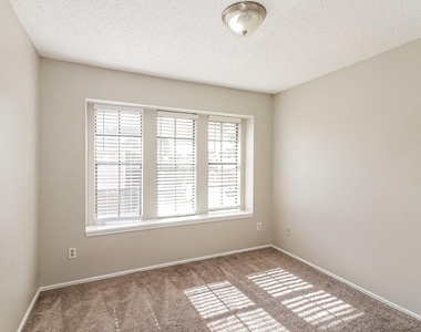 8603 Kinghaven Street - Photo Thumbnail 11