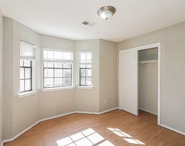 8603 Kinghaven Street - Photo Thumbnail 12
