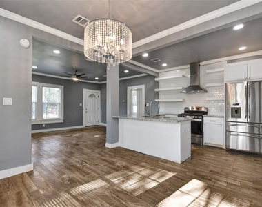 1118 King Street - Photo Thumbnail 5