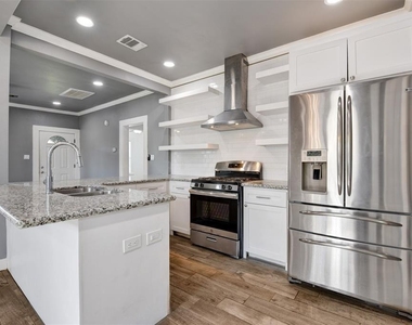 1118 King Street - Photo Thumbnail 6