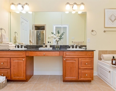802 Garden Trace Lane - Photo Thumbnail 12
