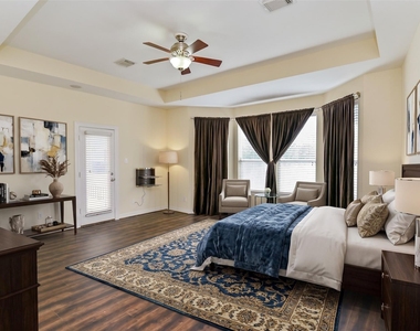 802 Garden Trace Lane - Photo Thumbnail 9