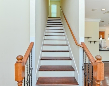 802 Garden Trace Lane - Photo Thumbnail 7