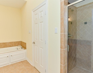 802 Garden Trace Lane - Photo Thumbnail 16