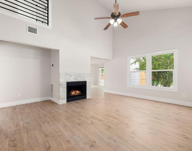 90 W High Oaks Circle - Photo Thumbnail 2