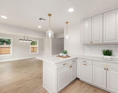 90 W High Oaks Circle - Photo Thumbnail 9