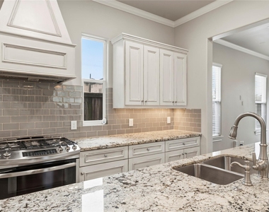4307 Allen Street - Photo Thumbnail 4