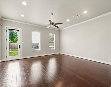 4307 Allen Street - Photo Thumbnail 7