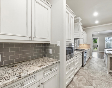 4307 Allen Street - Photo Thumbnail 6