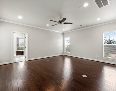 4307 Allen Street - Photo Thumbnail 12