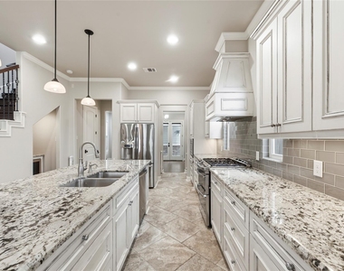 4307 Allen Street - Photo Thumbnail 8