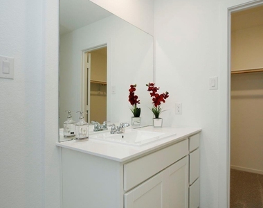 6827 Date Palm Drive - Photo Thumbnail 18