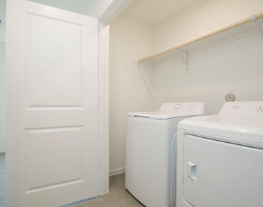 6827 Date Palm Drive - Photo Thumbnail 23