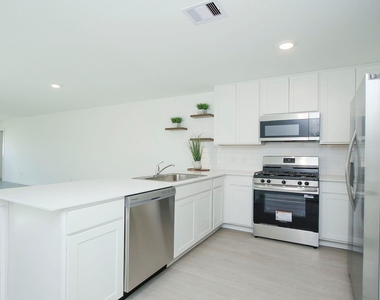 6827 Date Palm Drive - Photo Thumbnail 8