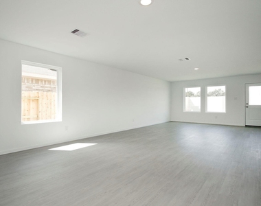 6827 Date Palm Drive - Photo Thumbnail 12