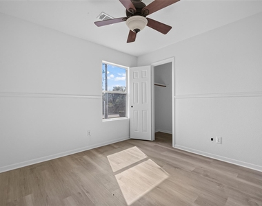16111 Wisteria Hill Street - Photo Thumbnail 16