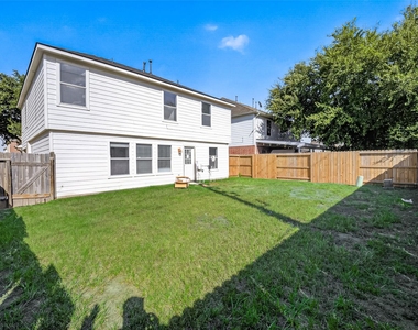 16111 Wisteria Hill Street - Photo Thumbnail 44
