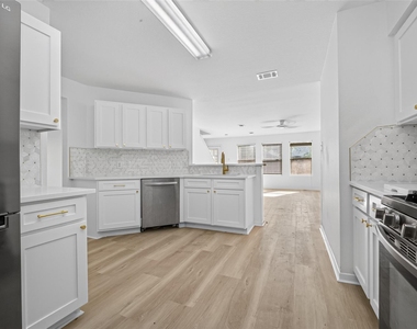 16111 Wisteria Hill Street - Photo Thumbnail 10