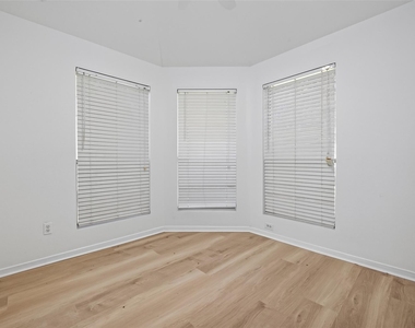 16111 Wisteria Hill Street - Photo Thumbnail 8
