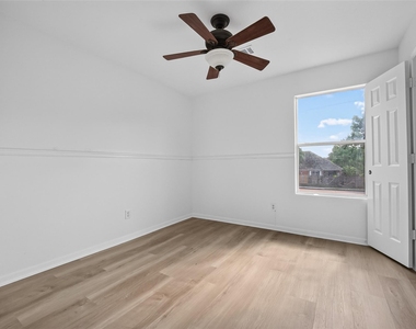 16111 Wisteria Hill Street - Photo Thumbnail 15