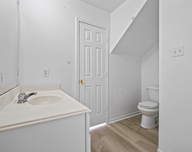 16111 Wisteria Hill Street - Photo Thumbnail 42