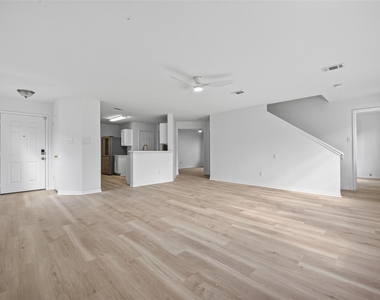 16111 Wisteria Hill Street - Photo Thumbnail 6