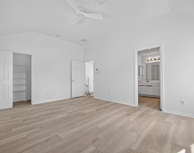 16111 Wisteria Hill Street - Photo Thumbnail 29