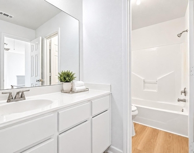 16111 Wisteria Hill Street - Photo Thumbnail 36