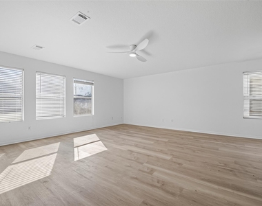 16111 Wisteria Hill Street - Photo Thumbnail 3
