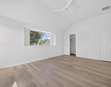 16111 Wisteria Hill Street - Photo Thumbnail 30