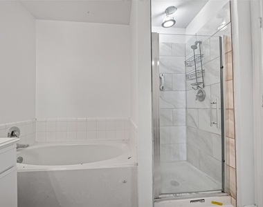 16111 Wisteria Hill Street - Photo Thumbnail 32
