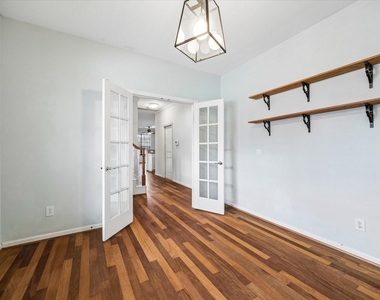 1542 Bevis Street - Photo Thumbnail 8
