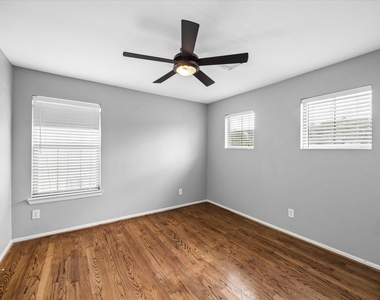 1542 Bevis Street - Photo Thumbnail 28