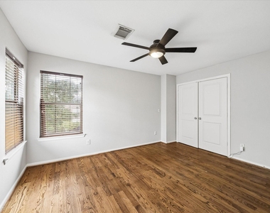 1542 Bevis Street - Photo Thumbnail 35